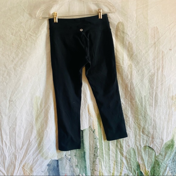 Lululemon Crop Leggings 🌵4 - Picture 6 of 7